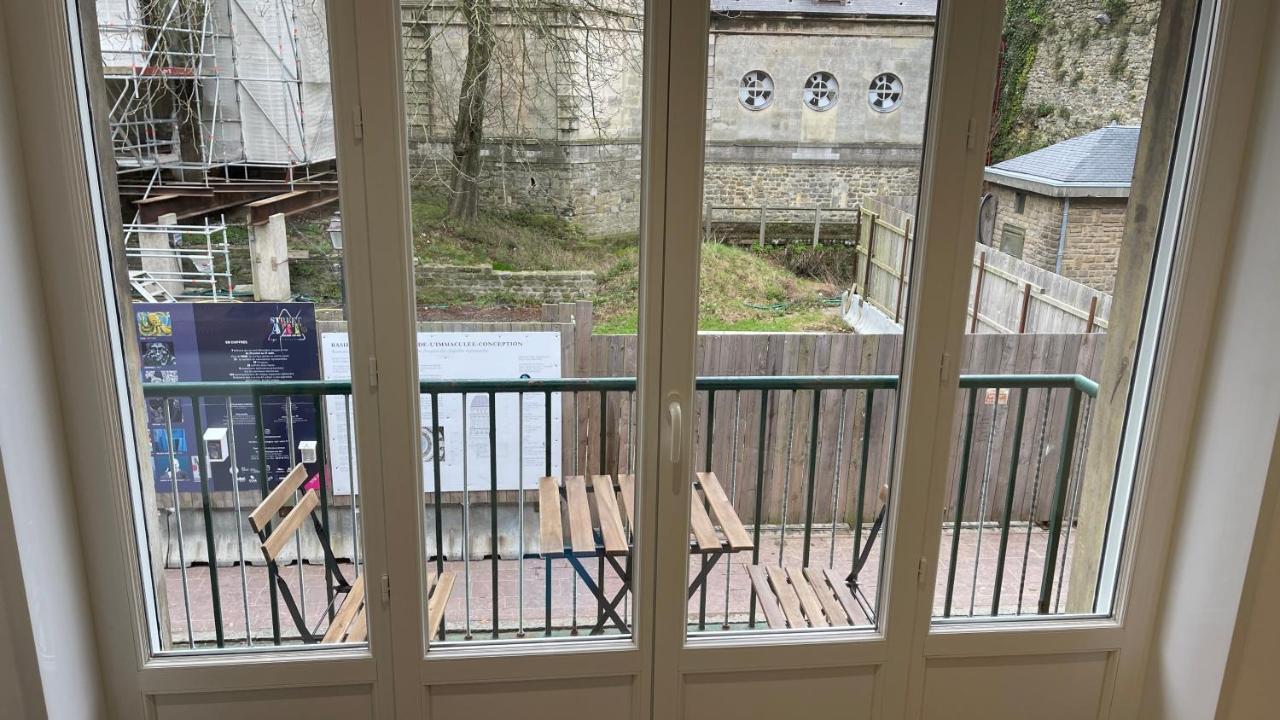 Au Balcon De La Basilique Apartment